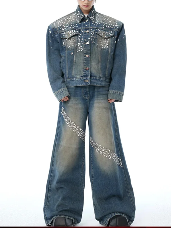 

Американский ретро-комплект: джинсовая куртка с нашивками и джинсы прямого кроя, молодежный осенний наряд с длинными рукавами