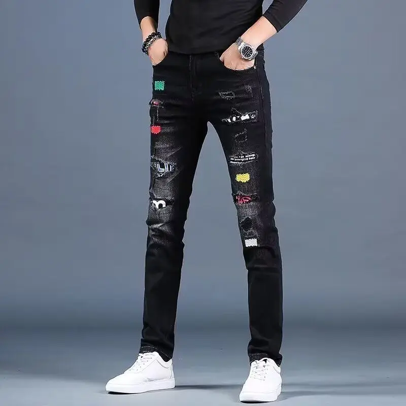

Мужские джинсы Slim Fit черного цвета с вышивкой, в стиле High Street, со средней посадкой, из смесового хлопка и полиэстера, супер облегающие, коллекция Весна 2025