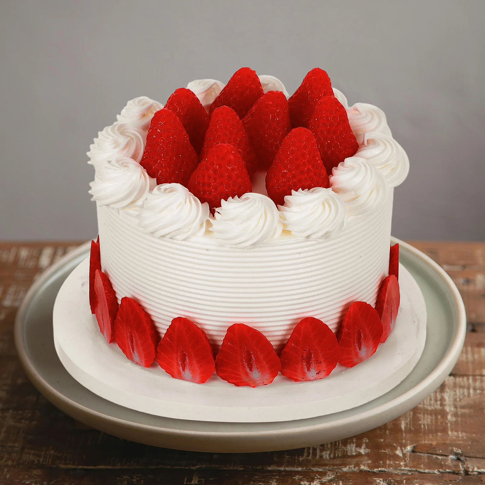 

Simulated Strawberry Cake Model For Window Display Photoshoot Artificial Birthday Cake Prop Bakery Display Realistic Cake 6 Inch