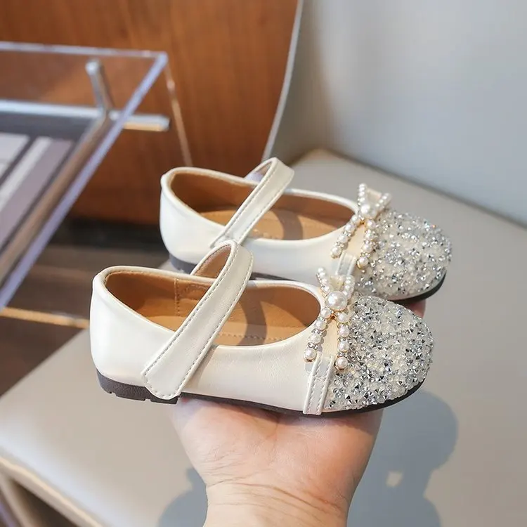 2024 Frühling und Herbst neue kleine Mädchen Modestil mit Kristall weichen Sohle glänzenden Strass Freizeit schuhe