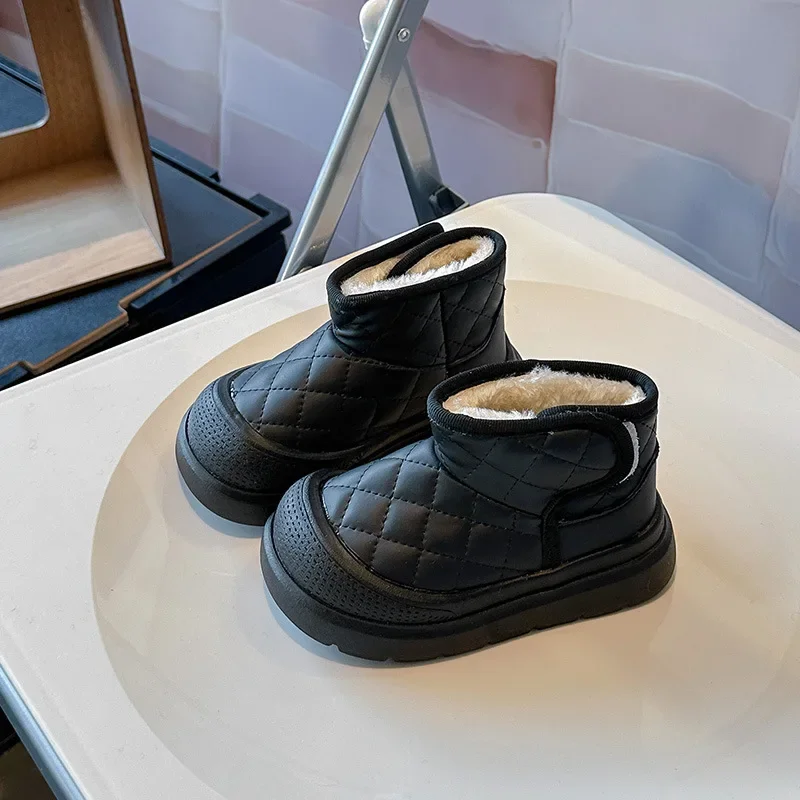 Kinderlaarzen voor jongens Winter Effen kleur Meisjes Snowboots Trend Mode Kinderen Causale verdikte pluche laarzen Antislip Veelzijdig