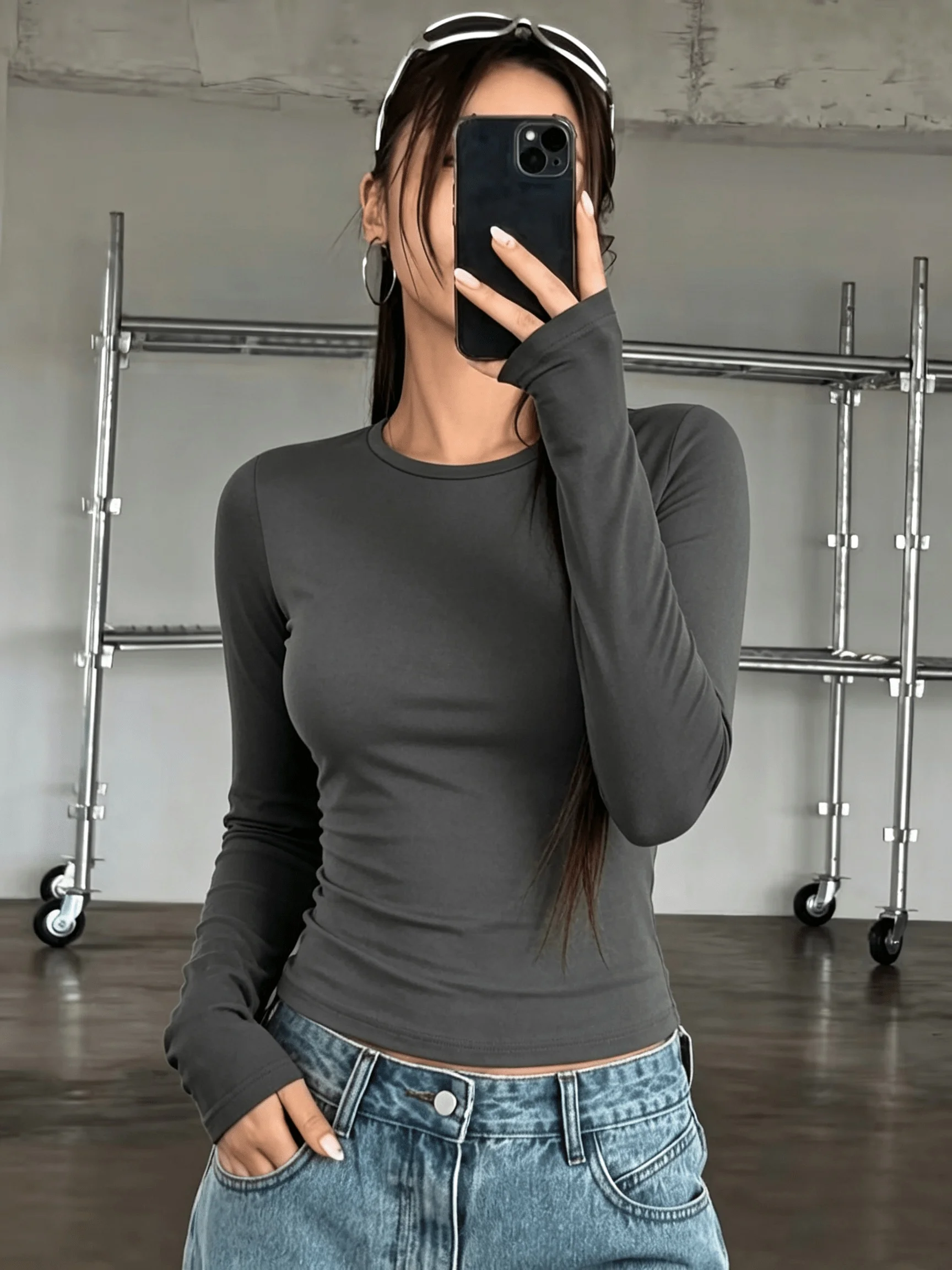 Damen-Langarm-T-Shirt, lässig, bequem, mit Rundhalsausschnitt, einfarbig, tailliert, ideal für den täglichen Gebrauch im Herbst und für den Weg zur Arbeit. – Detail 2