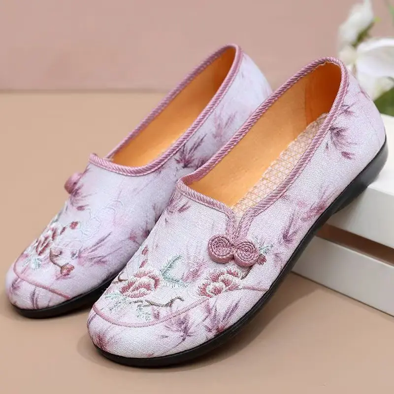 

Woman's New Ethnic Style Flat Sole Print Canvas Shoes Soft Sole Non Slip Round Toe Hanfu Shoes Shallow Slip On Elderly Shoes