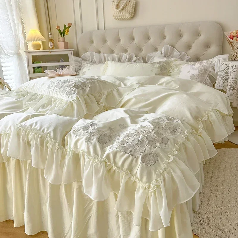 

Chic Romantic Lace Ruffles Girl Bedding Set 100% Cotton Flower Embroidery Wedding Duvet Cover Set Bed Skirt Bedspread Pillowcase