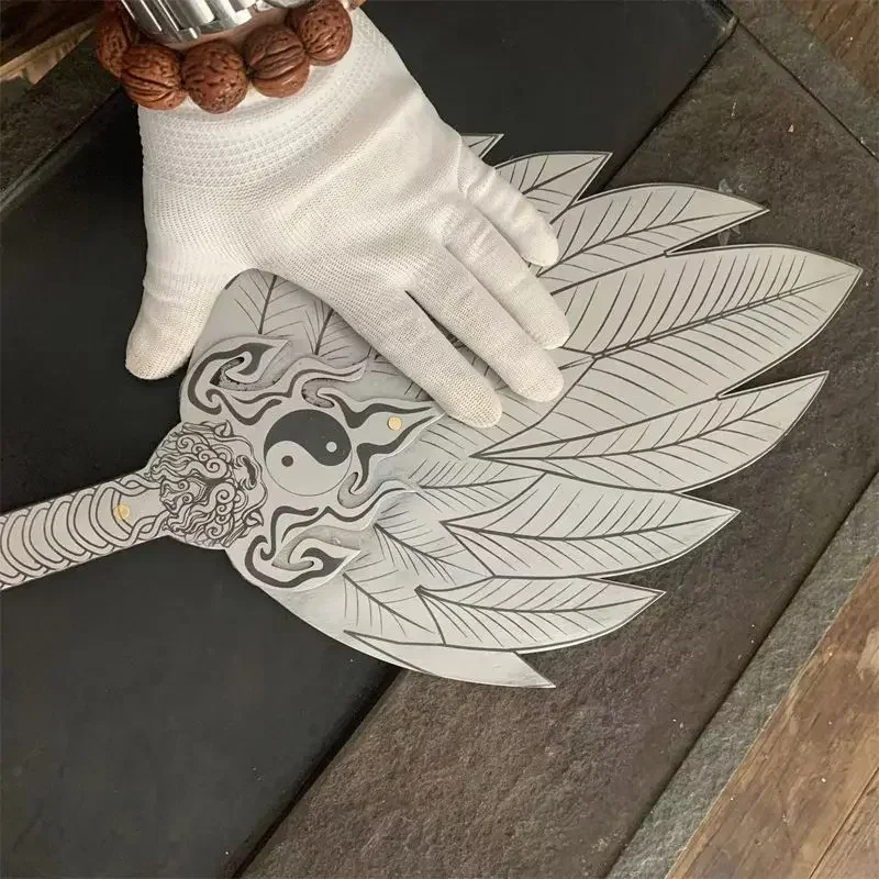 1 PC โรแมนติกของสามก๊ก Zhuge Liang ขนนกสีขาวพัดลม Tai Chi Bagua พัดลม Handmade ชาเข็มเครื่องมือเครื่องประดับโลหะ