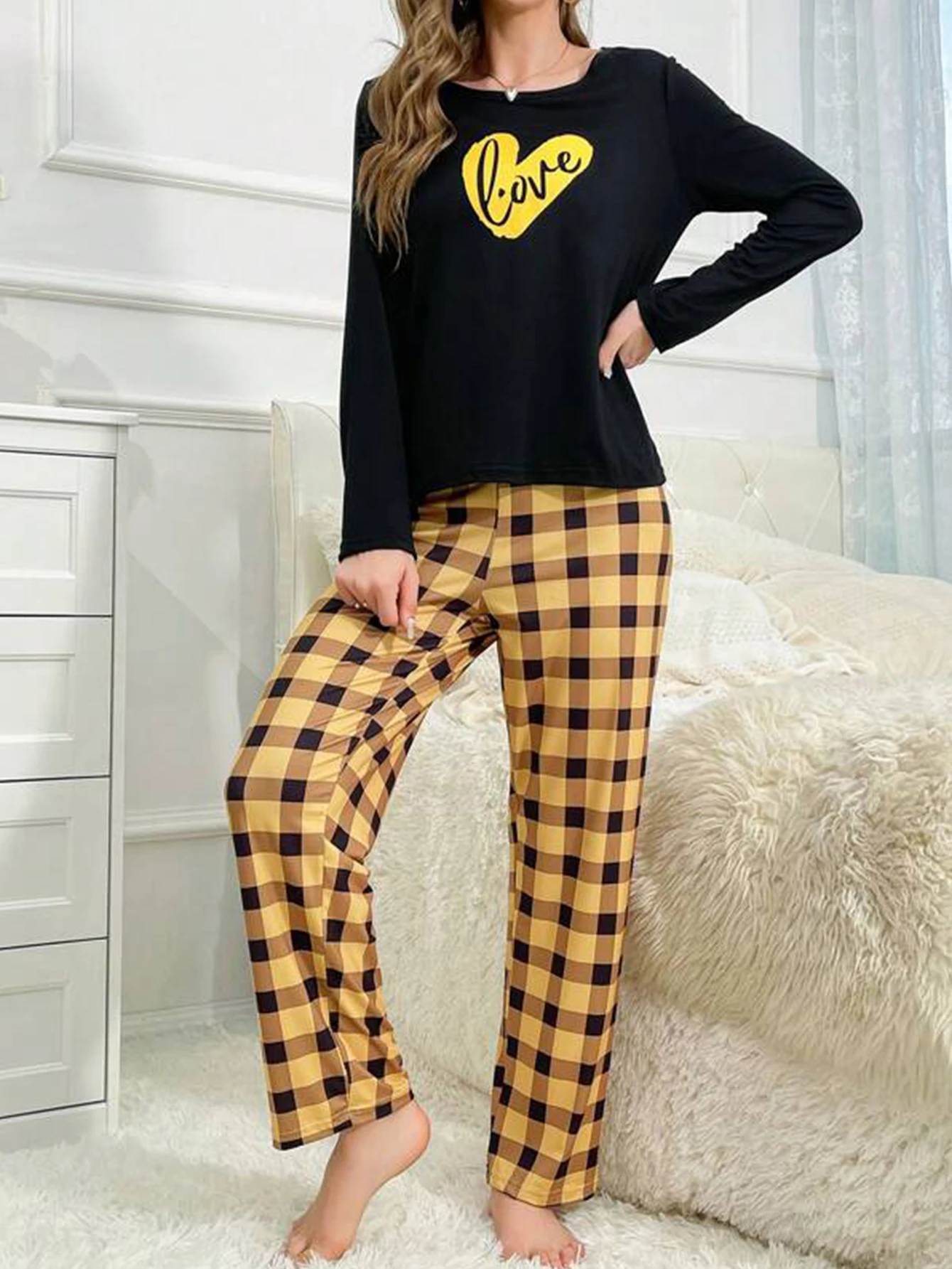 Women Pajamas Set Sleepwear Long Sleeve Round Neck Top Heart Letter Prints Allover Plaid Pants Casual Autumn Winter Loungewear