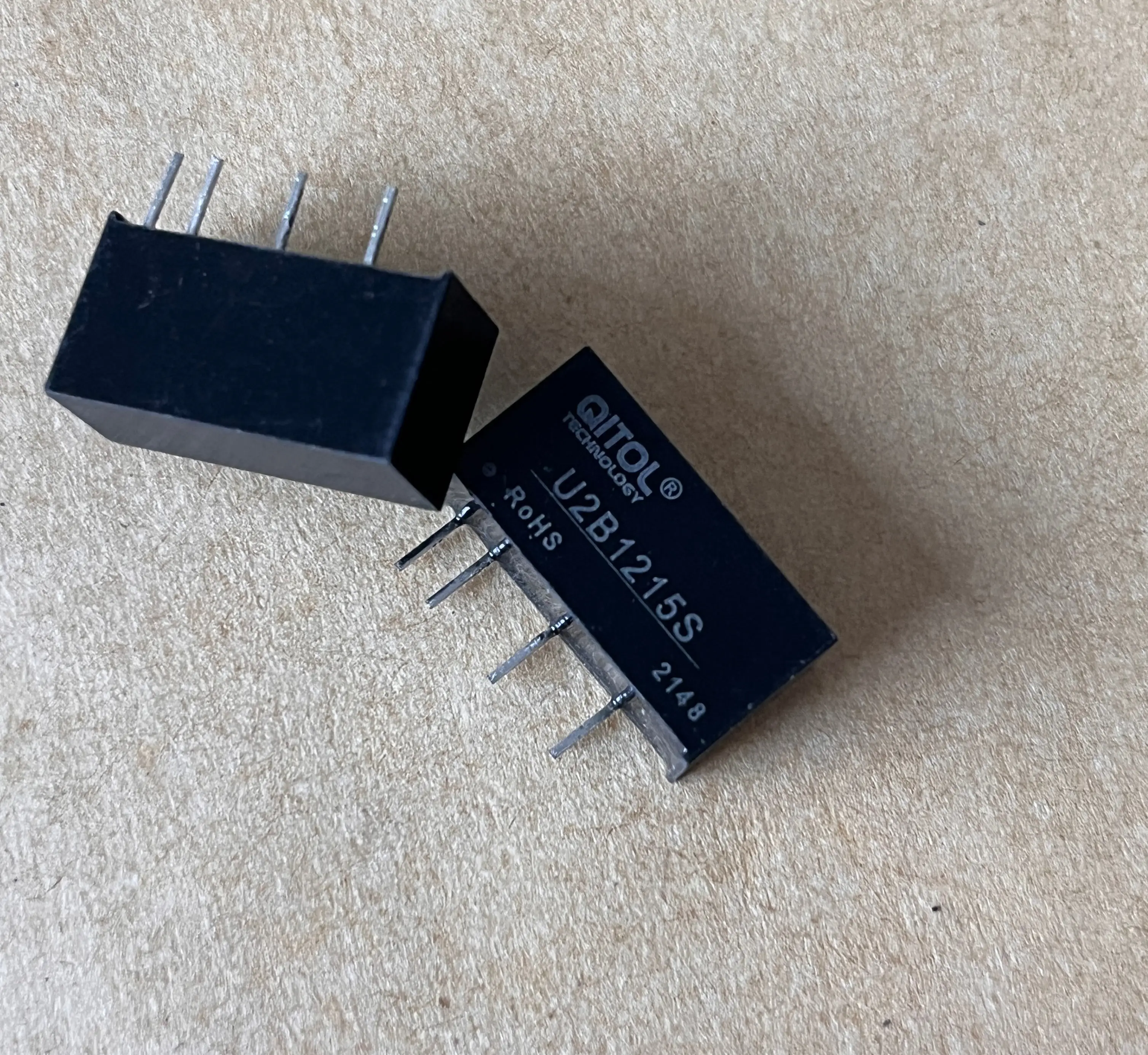 

2W U2-B1215S B1215S-2WR3 DC-DC POWER CONVERTER Switching Supply Step-Down Active Components Isolated DC-DC Power Module