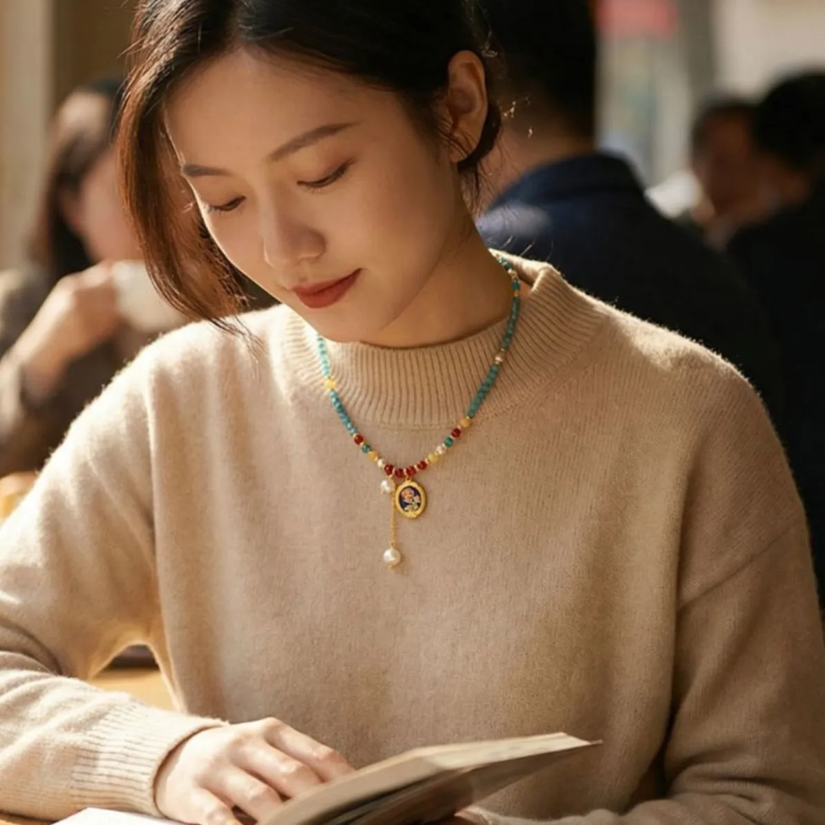 Guochao new Chinese niche retro literary real stone beaded lang flower beauty autumn and winter versatile high-end necklace
