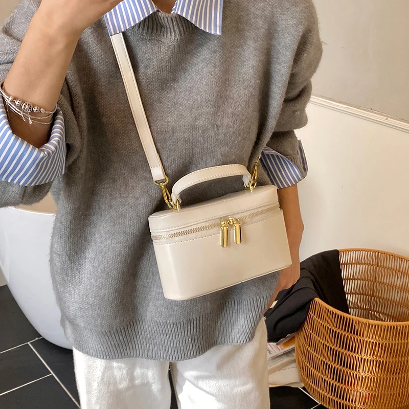 

Elegant Women Luxury Leather Crossbody Bag High End Classic Designer Shoulder Tote Handbag For Modern Fashion Lifestyle