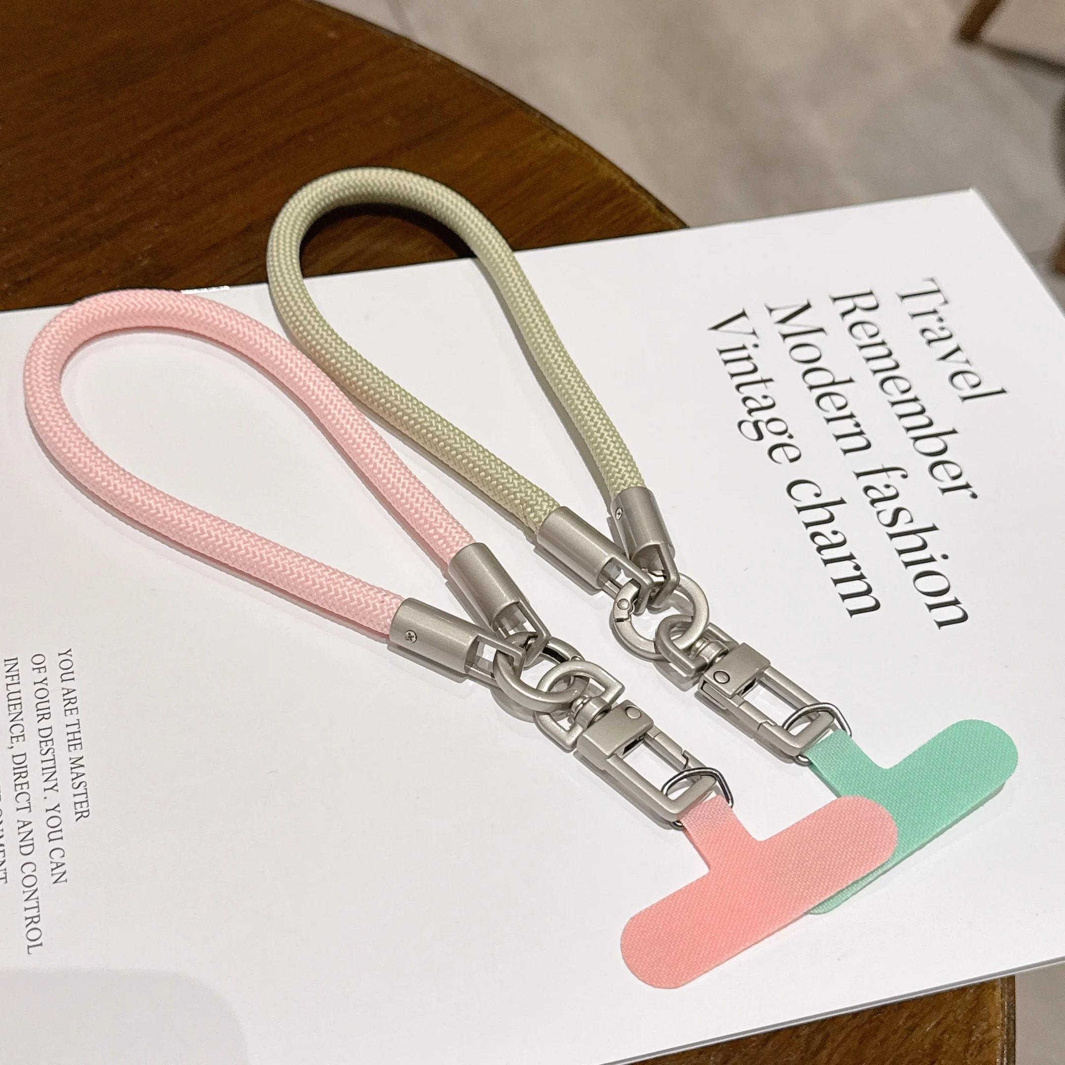 

High-End 360° Rotating Phone Lanyard, Wrist Short Lanyard, keychain, Camera Versatile Lanyard, Phone Case Anti-Drop Lanyard