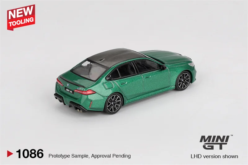 [البيع المسبق] سيارة موديل MINI GT 1:64 M5 G90 Isle of Man Green Metallic 1086 Diecast