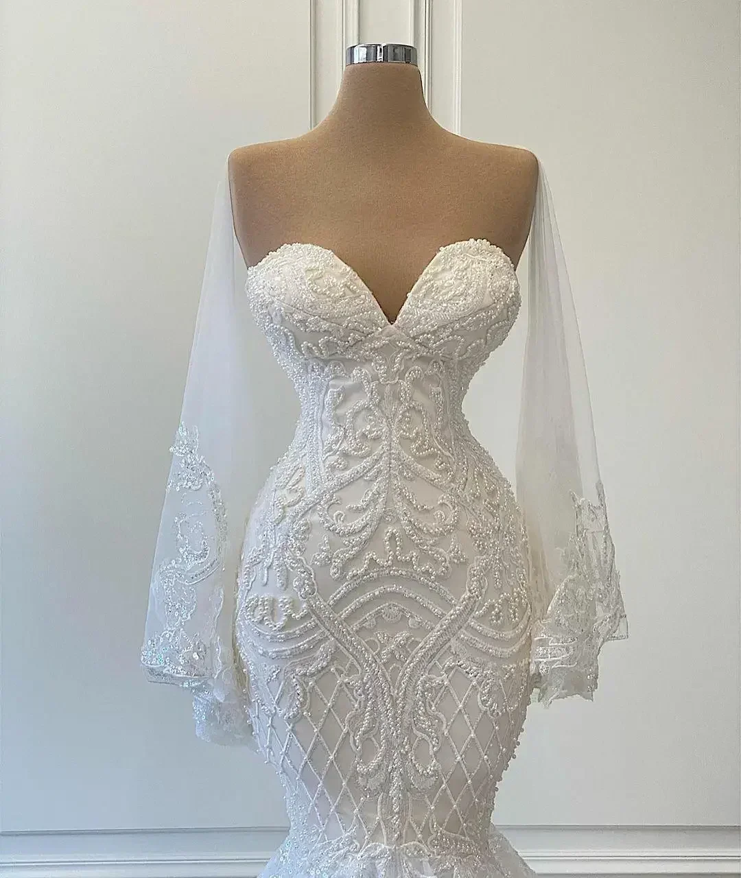 Maßgeschneiderte, glitzernde, herzförmige Brautkleider mit Perlenbesatz im Meerjungfrauen-Stil, Schleppe, Robe, Hochzeitskleid in Übergröße