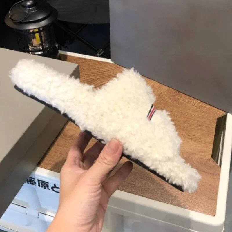 

2026 men women Slippers Ladies Winter Fur Fluffy Furry Warm Letters Sandals Comfortable Fuzzy Girl Flip Flop Slipper
