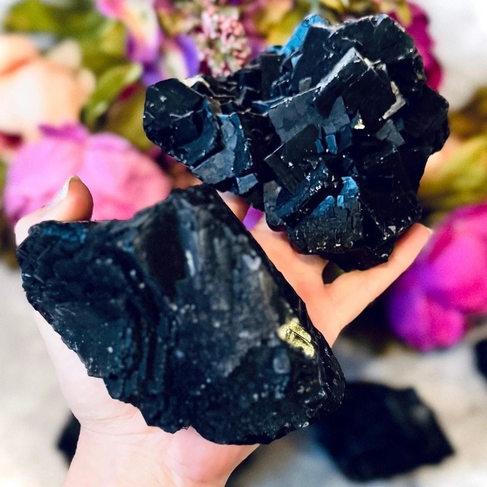 Picture 6: Natural UV Reactive Black Rose Fluorite Bohemian Home Office Decor Gift for Christmas Thanksgiving Valentine'S Day Holiday