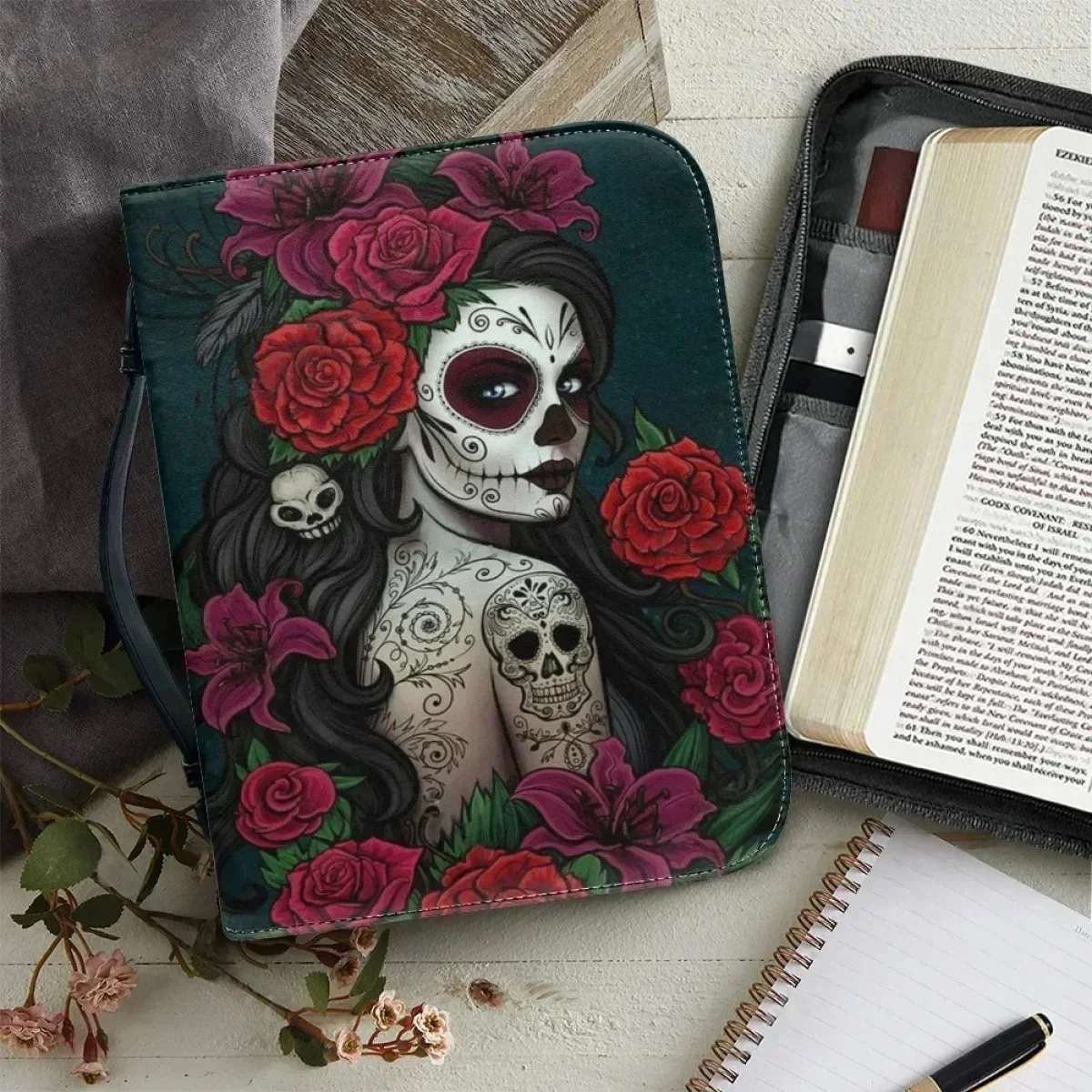 

Классическая готическая сумка с принтом черепов и роз для женщин, кожаная сумка для Библии, практичная сумка для хранения Библии, чехол для Библии на заказ