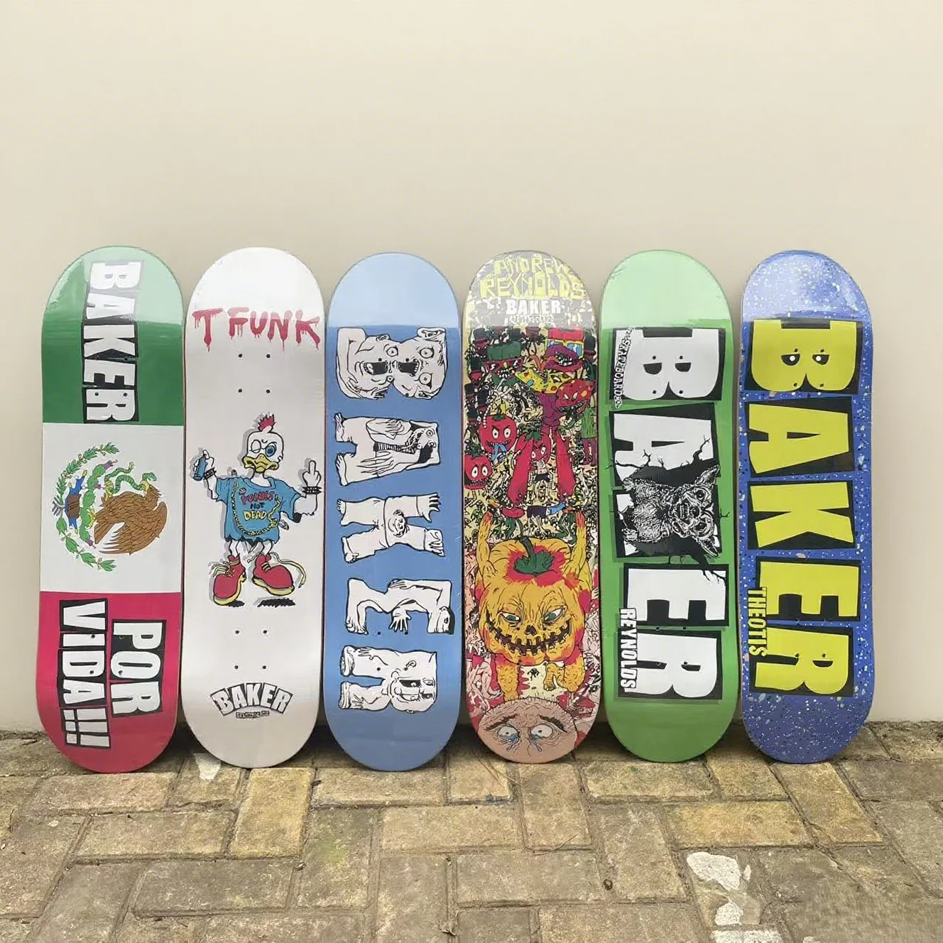 سطح لوح التزلج بيكر - هزاز مزدوج، مصنوع من خشب القيقب الكندي بنسبة 100%، هيكل 7 طبقات، خيارات الحجم: 7.75/8.0/8.25/8.5 بوصة