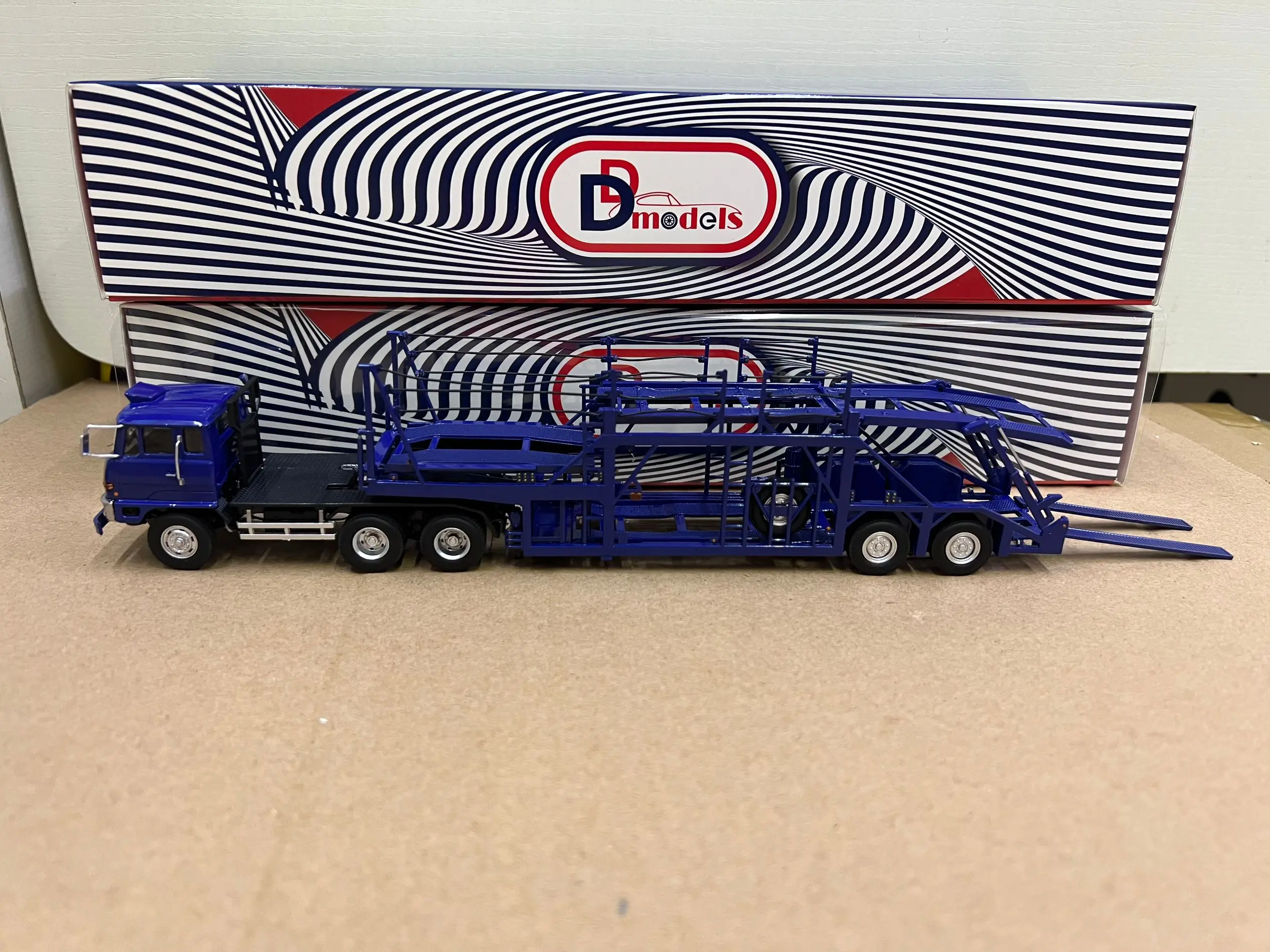 2 Color! DD Models 1:64 Scale Die-Cast Model Fus0 FV High Cab Tractor Truck Trailer Car New in Box