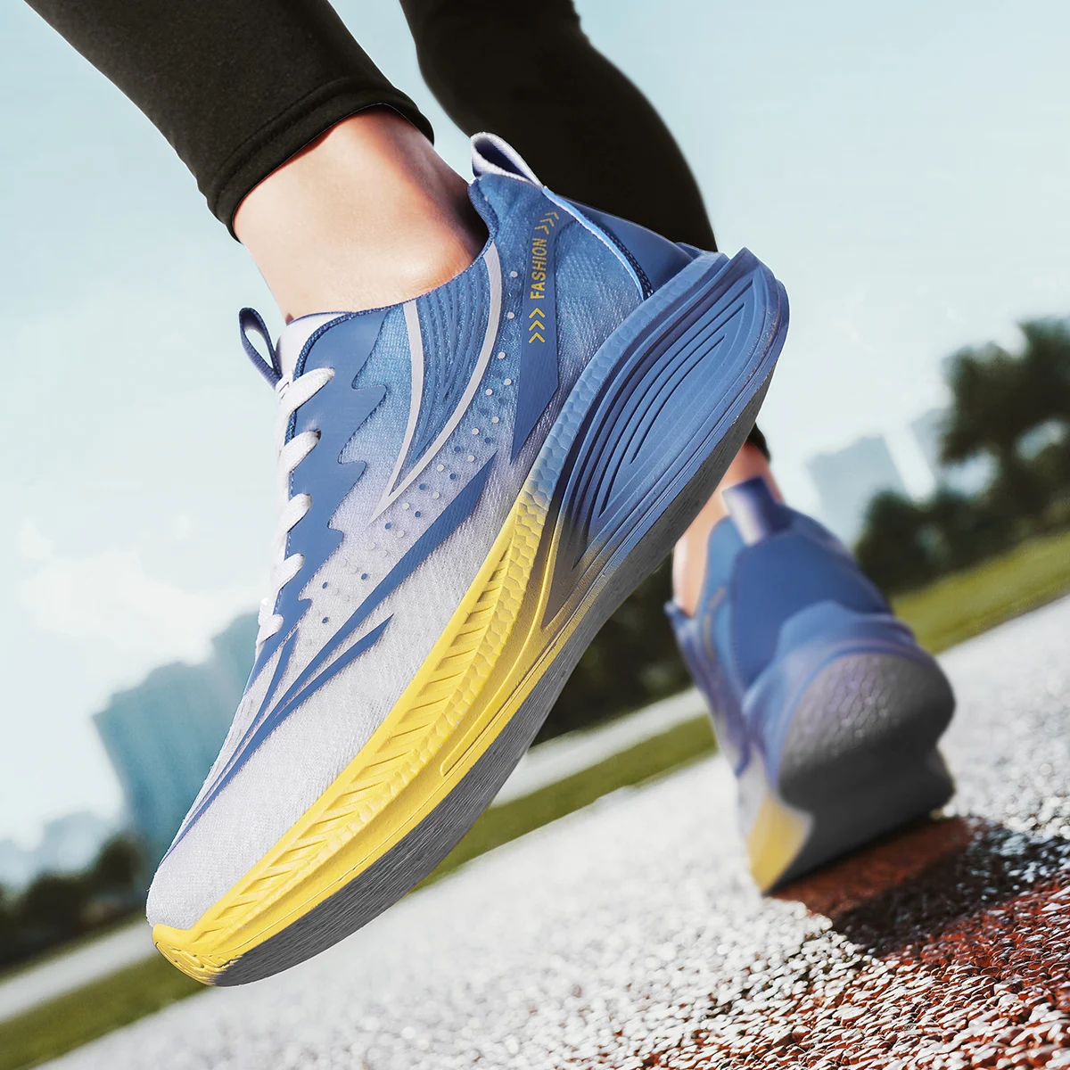 

Fashionable Men's Sports Shoes Outdoor Breathable Mesh Running Shoes Designed Skateboard Shoe Suitable for Gym and Travel Shoes
