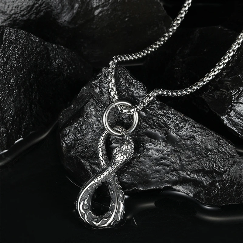 Stainless Steel Retro Ouroboros Necklaces Men Infinity Snake Pattern Pendant Chain Gothic Python Amulet Punk Style Jewelry Gifts