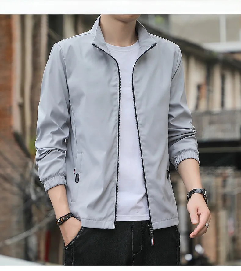 

Мужское шерстяное пальто-тренч: бестселлер, средней длины, оригинальное российское качество, простое, удобное, для взрослых мужчин.