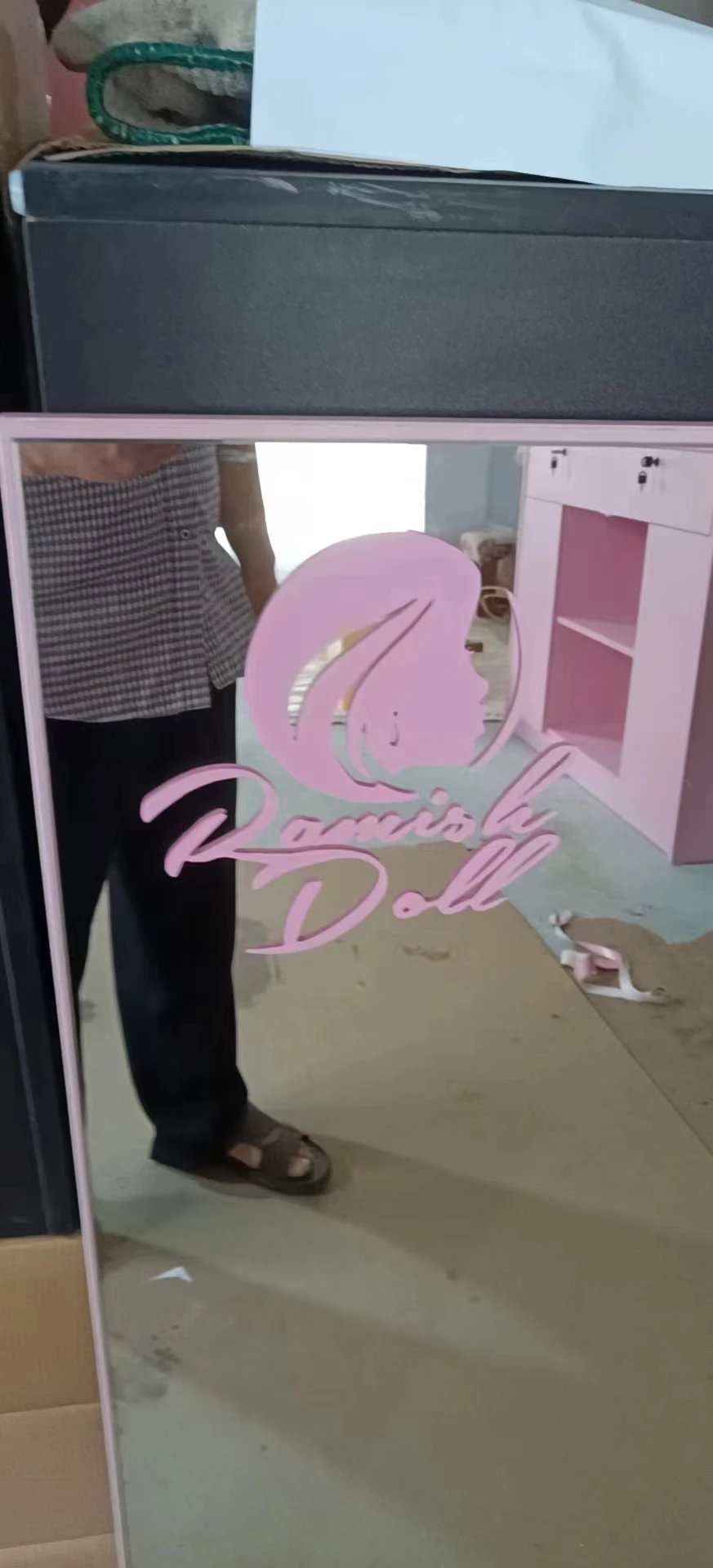 Clássico logotipo rosa grande capacidade estação de maquiagem profissional espelhos de cabeleireiro estações branco salão de beleza espelhos