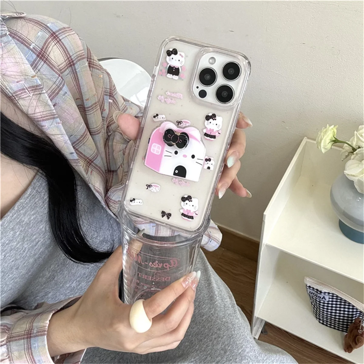 

Korean Cute Cartoon HelloKitty Phone Case For iPhone 16 Pro 15 13 14 Pro Max Cover with Chain Shockproof Cases Capa
