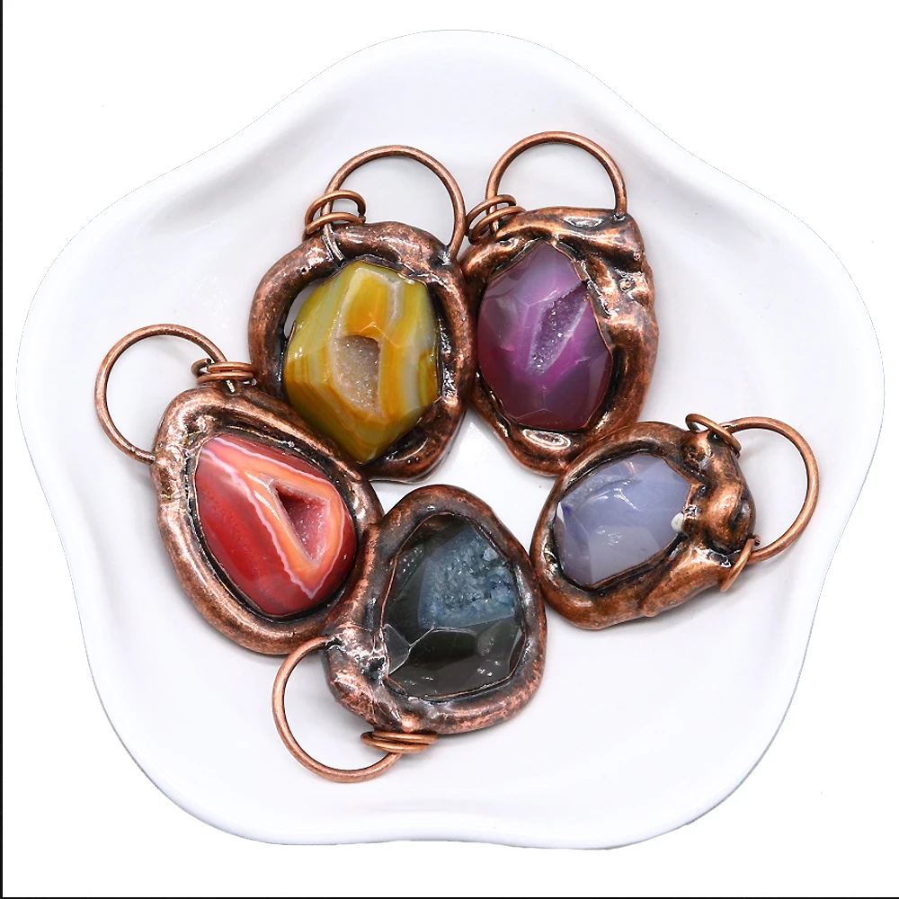 

Natural Stone Pendant Irregular Agate Crystal Druzy Antique Copper Hoop Pendant for DIY Necklace Jewelry Vintage Bronze Jewelry