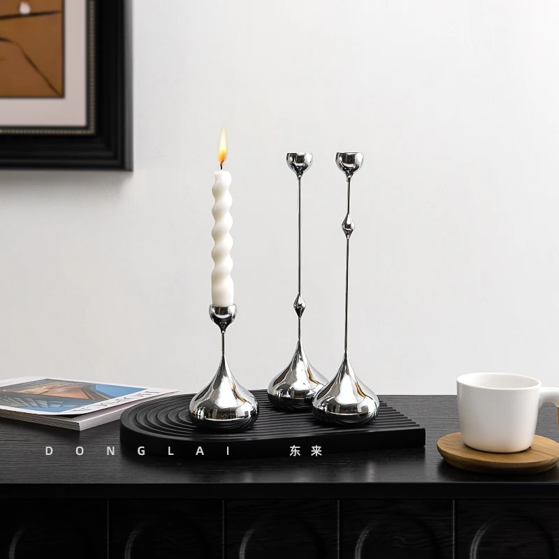 

Italian Minimalist Metal Droplet-shaped Candleholder Decorative Item, French High-end Niche Accessory Wedding Decoration