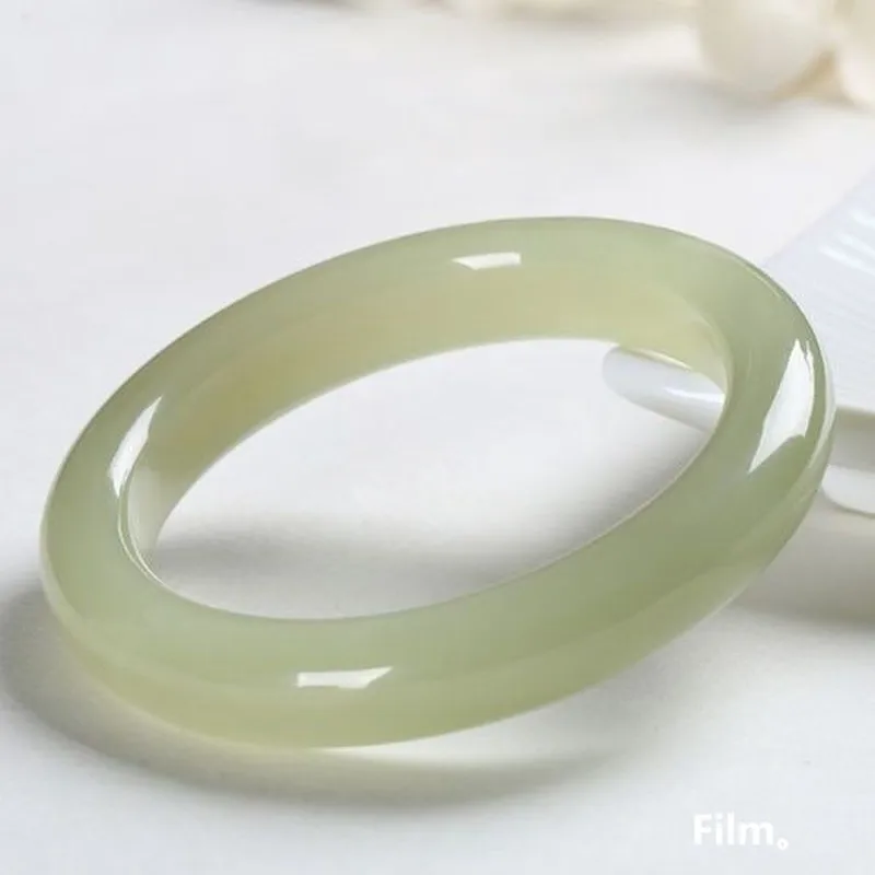 【Hetian Jade】Natural Xinjiang Hetian jade bracelet, featuring a round design, suitable for women, with a clear and bright, icy-b
