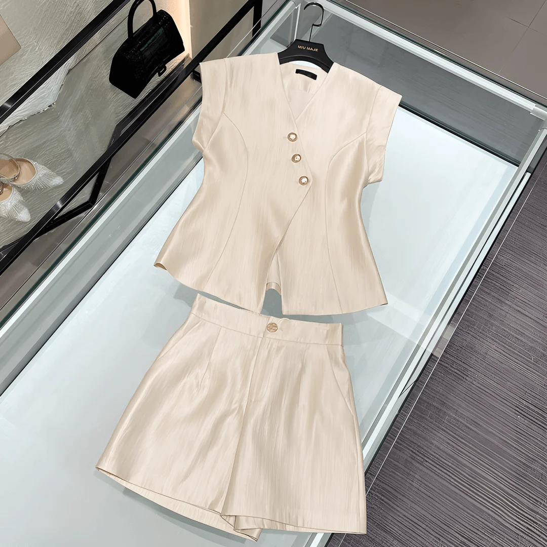 

High-End Women's Fashion Set Commute Style V-Neck Button Short Pants And Vest Autumn Season Adult Women's Clothing