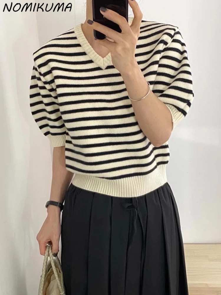 

Nomikuma Retro V-neck Contrasting Striped Short Sleeved Knit Shirt for Spring Summer New Style Casual Versatile Soft Top