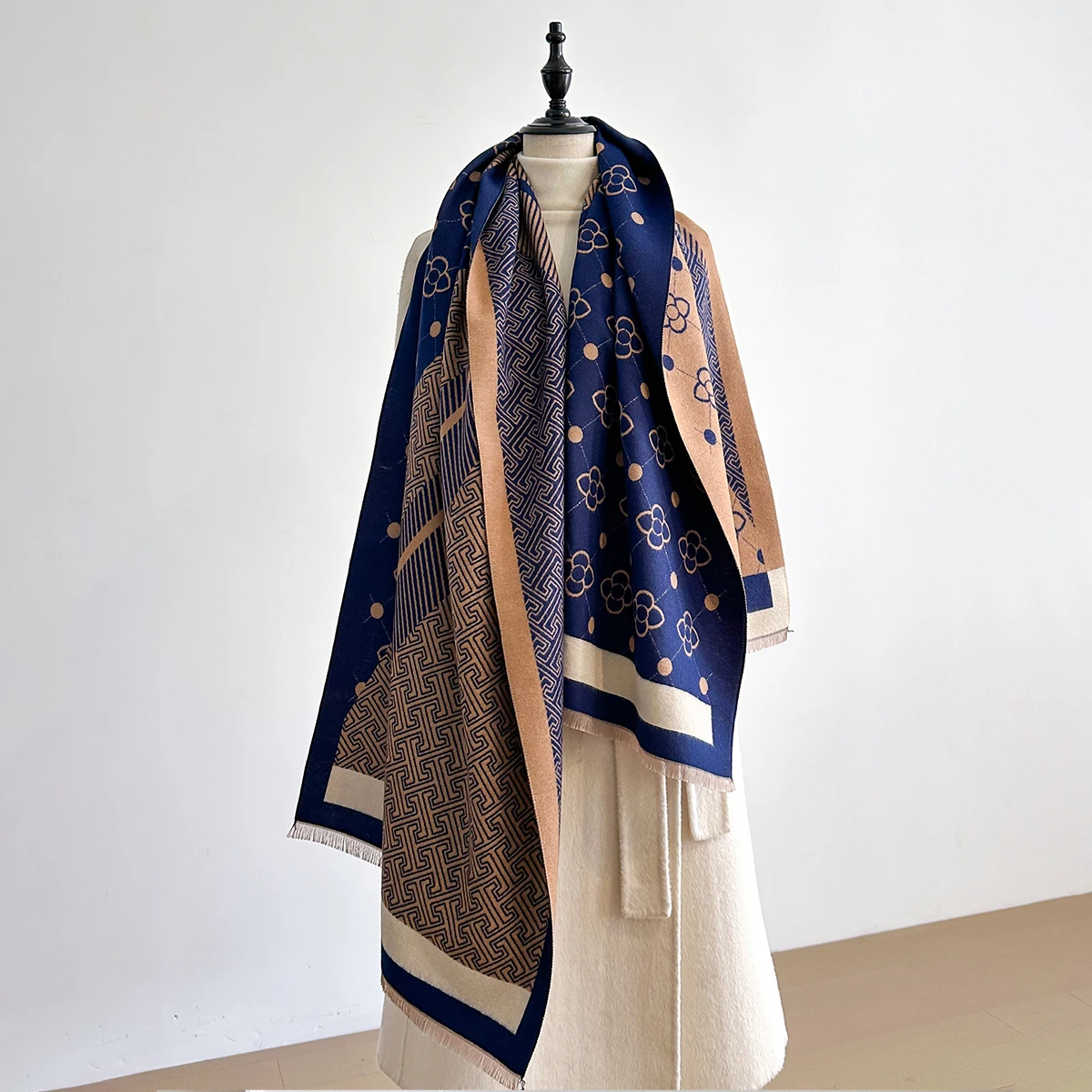 New Brand Elegance Two-Sided Print Scarf Soft Warm Fringe Pashmina Shawl Autumn and Winter Outdoor Coldproof Windproof Blanket