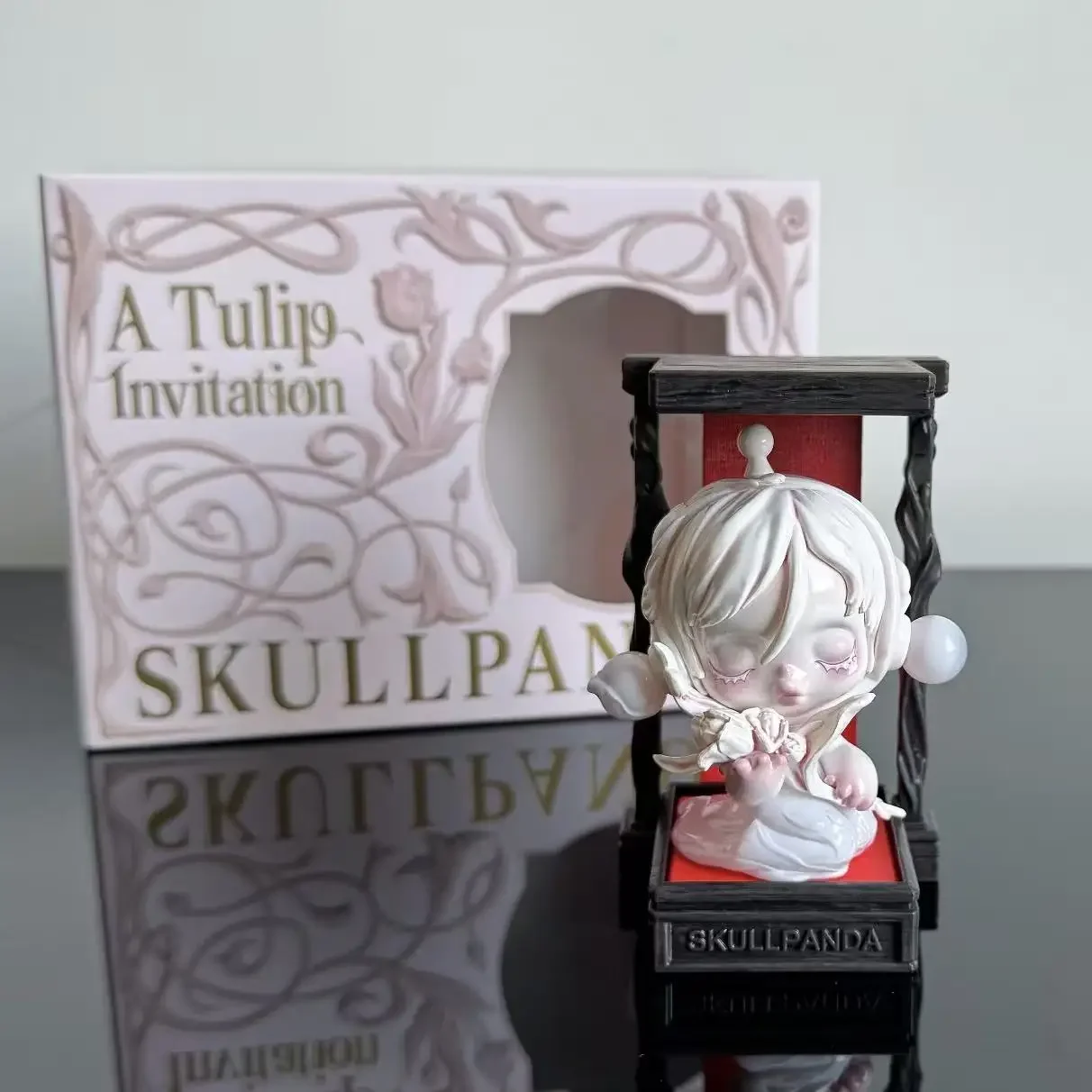 

POPMART SKULLPANDA Series A TULIP INVITATION Anime Figure Blind Box Guess Bag Desktop Decoration Cute Model Gift Girl