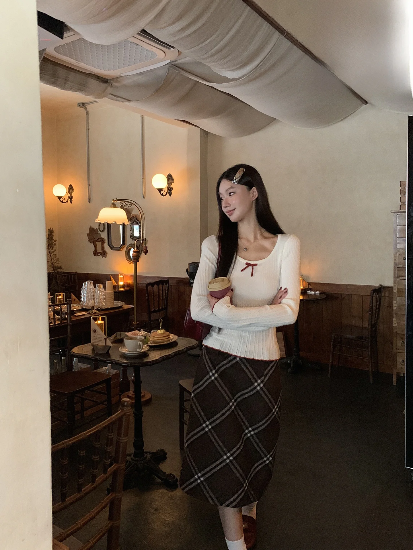 

Осенне-зимний женский трикотаж, повседневная внутренняя одежда для ленивых, верхняя одежда, легкий вязаный свитер Maturi уникального дизайна