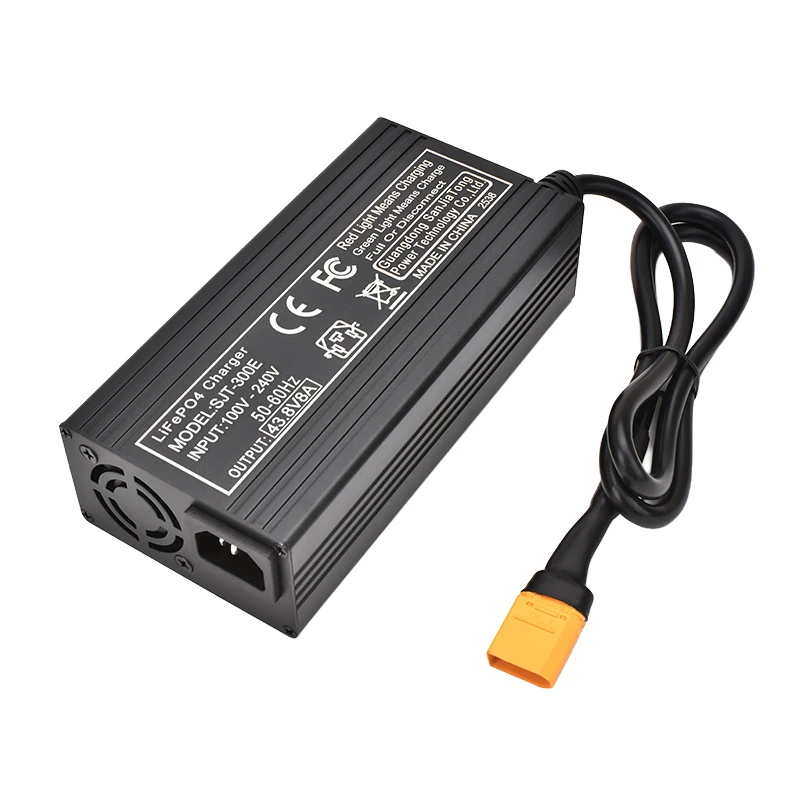 Ładowarka do akumulatorów LiFePO4 12S 43,8V 5A 8A, przeznaczona do pakietów akumulatorów LiFePO4 12S 36V 38,4V, wyposażona w cichy wentylator chłodzący. — zdjęcie produktu 4