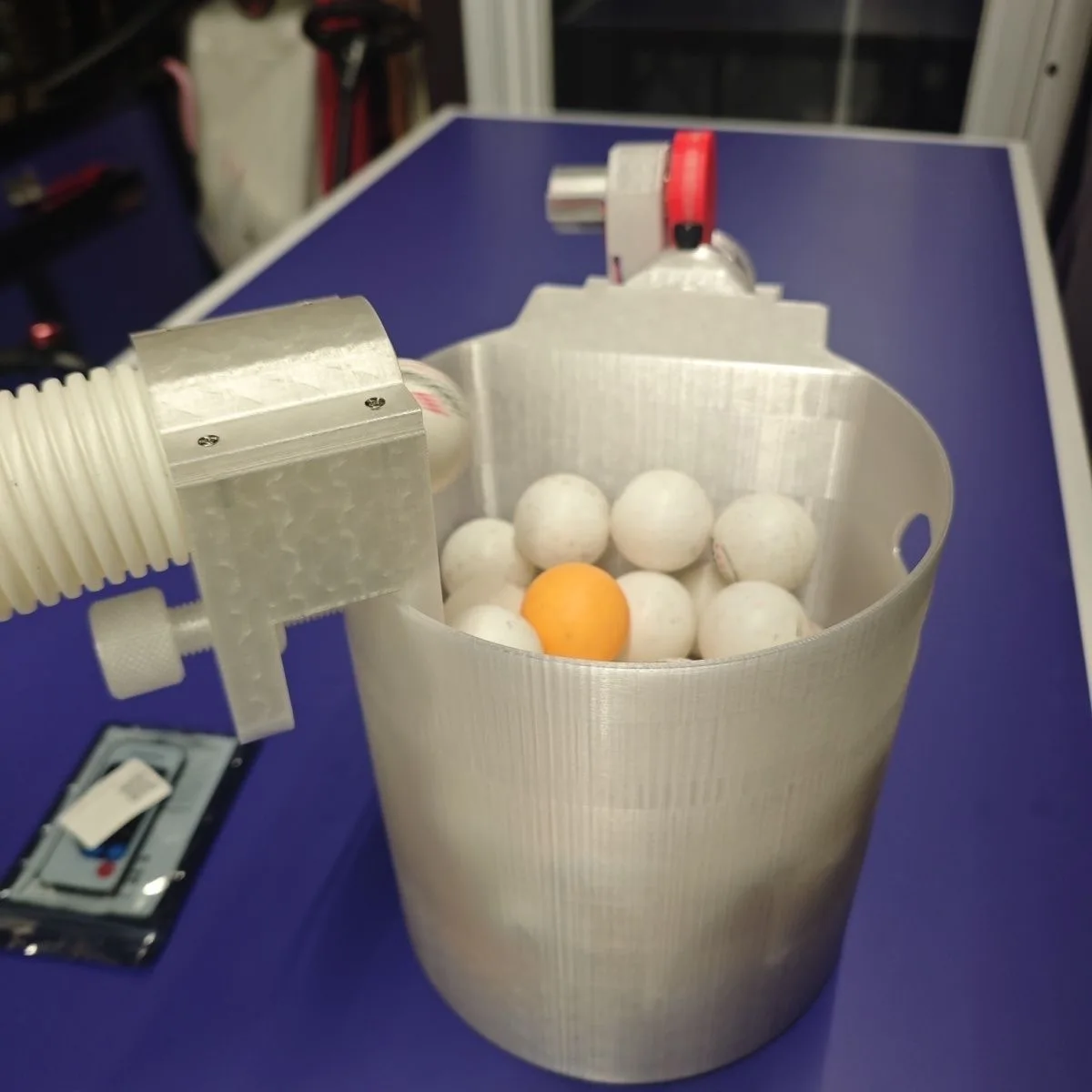 automatic-table-tennis-loading-machine-large-capacity-ping-pong-machine-portable-ball-trainer-professional-machine-parts-dc9v