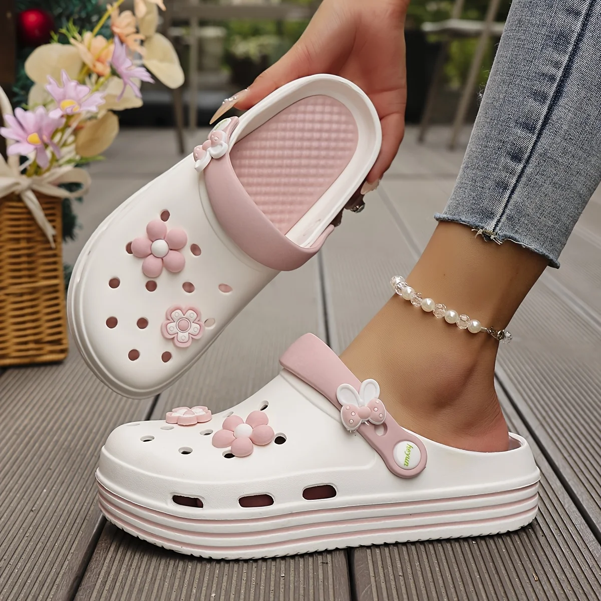 Women Summer EVA Clogs Thick Platform Sandals Closed Toe Anti Slip Flower Slides Outdoor Beach Garden Comfort Cute cloud Slipper view 2