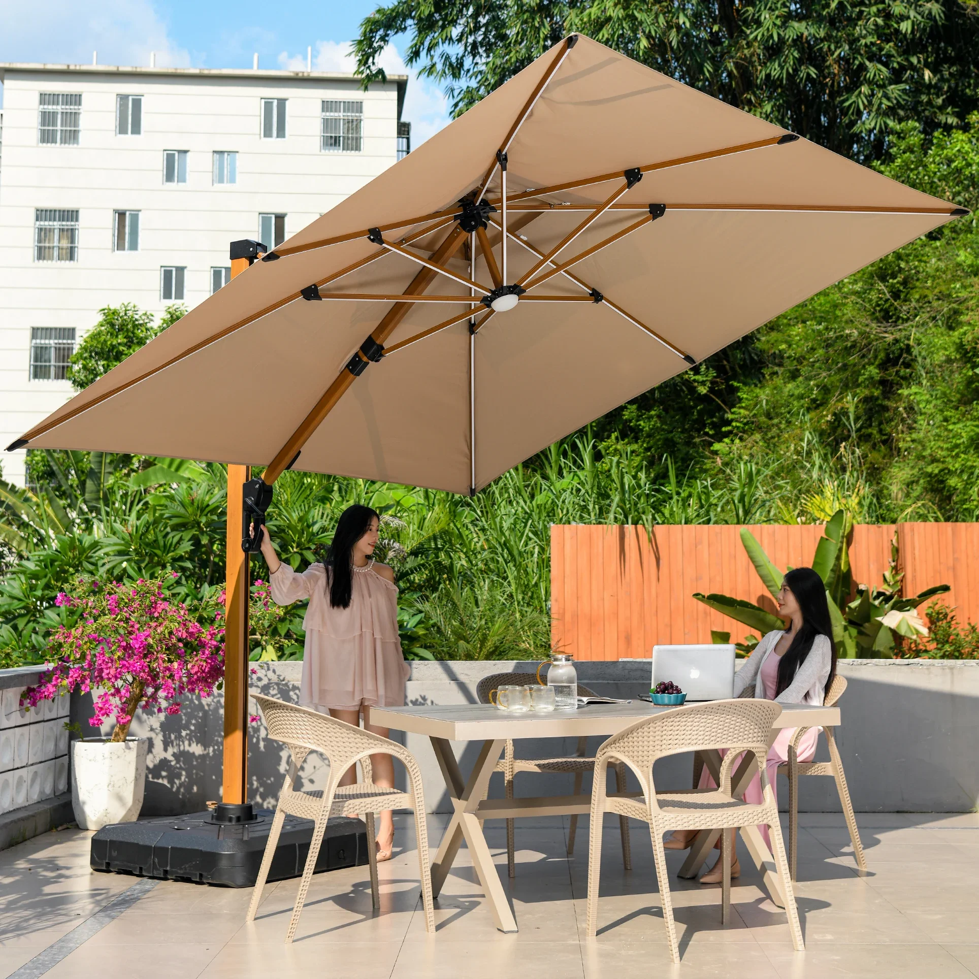 Promotional Advertising Windproof Outdoor Sun LED Light Patio Roma Parasol Sunproof Waterproof Large Size Beach Umbrella