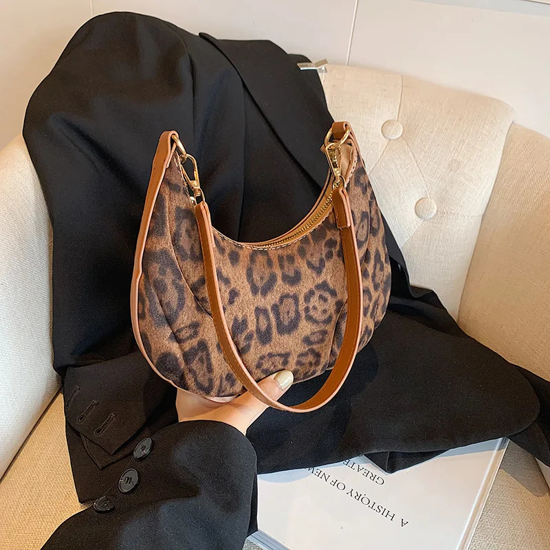 Premium sense niche fashion dumpling bag retro leopard print shoulder bag personalized messenger bag