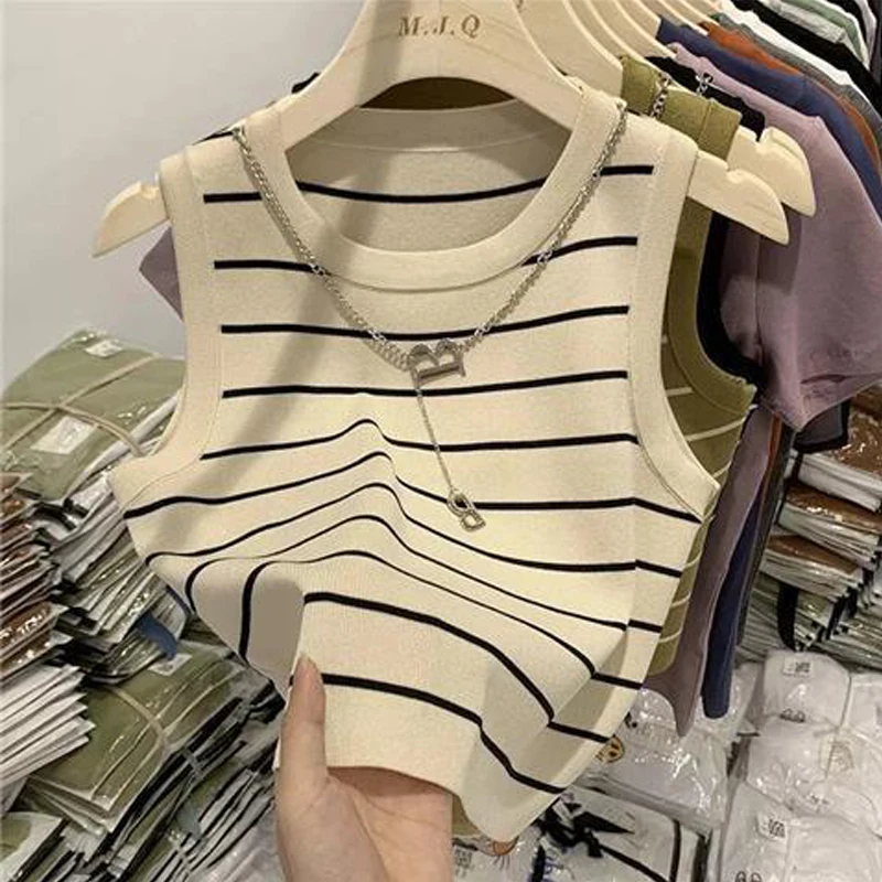 

1pcs Spring Summer Women Knitted Tank Tops Girl Thin Tops Lady Basic Casual Stripe Tank Tops Round Collar Tees Sleeveless Top