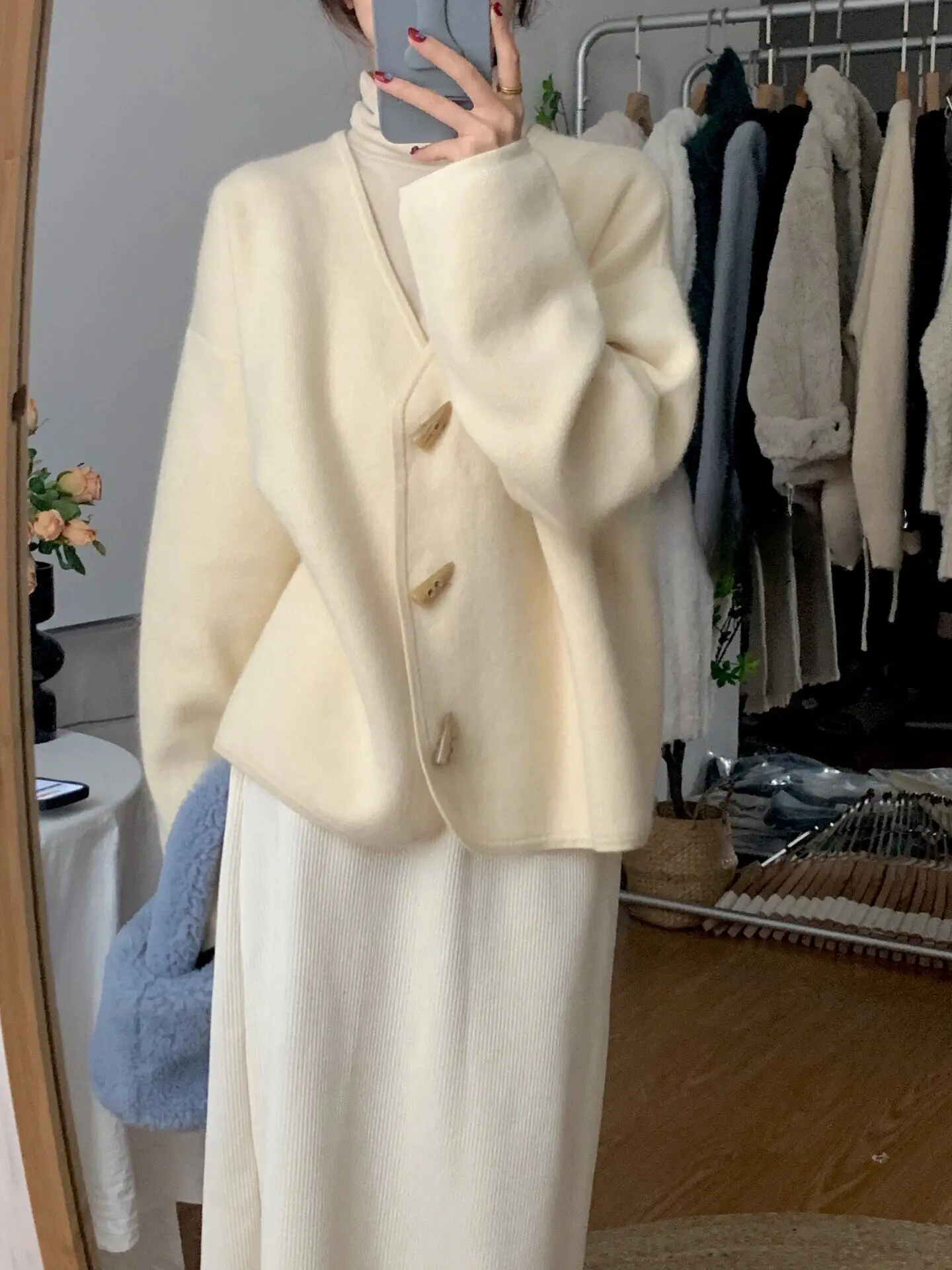 Women's V-Neck Knitted Sweater Coat with Button Soft Lazy Style Spring Autumn New Arrival Korean Version Loose Fit Long Sleeve
