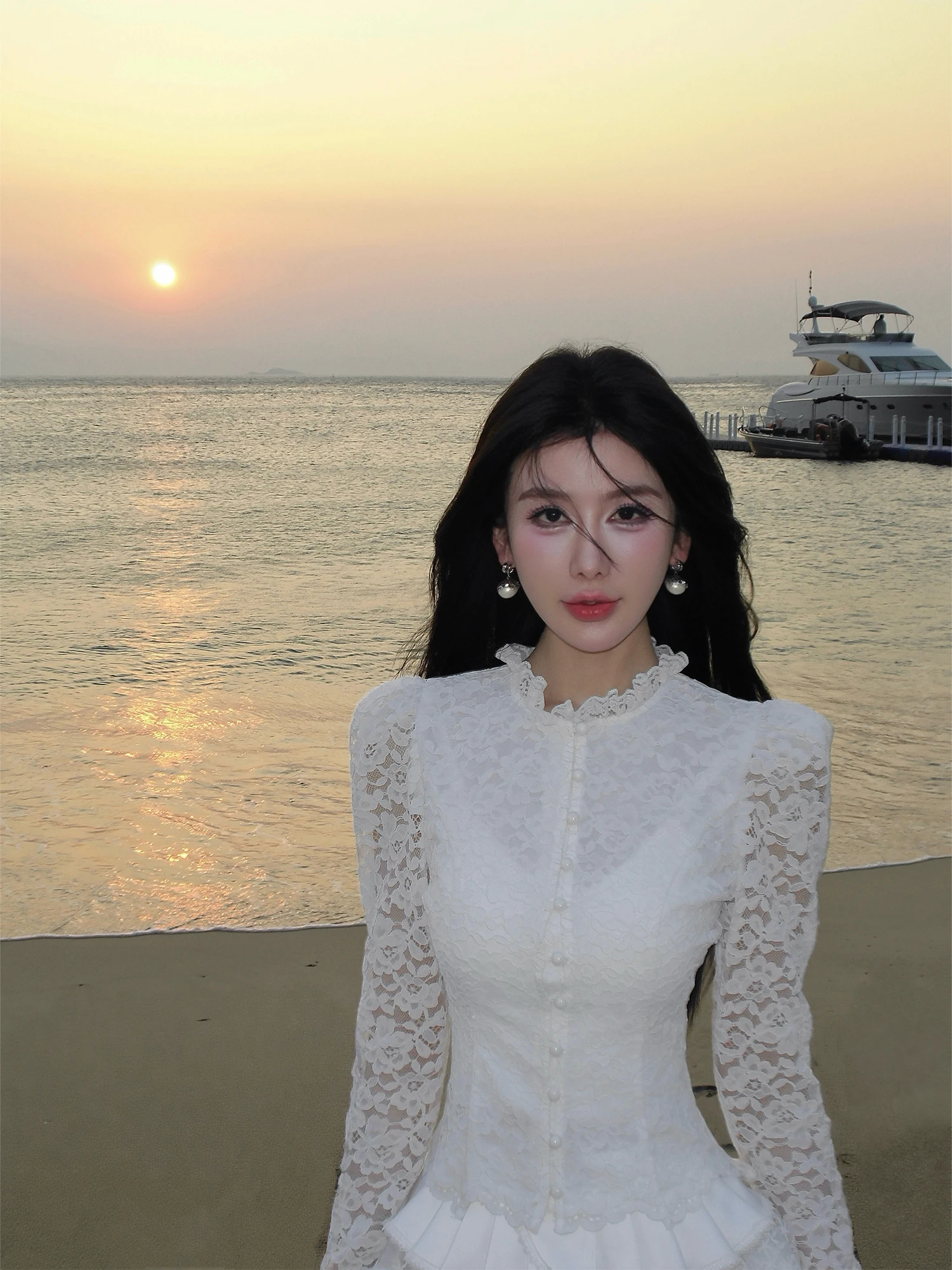 

LADIES FIRST Lace Trim Hollow out Slim Fit Casual irt Long Sve Cotton Blend Versatile Top Ele Design Chinese Brand