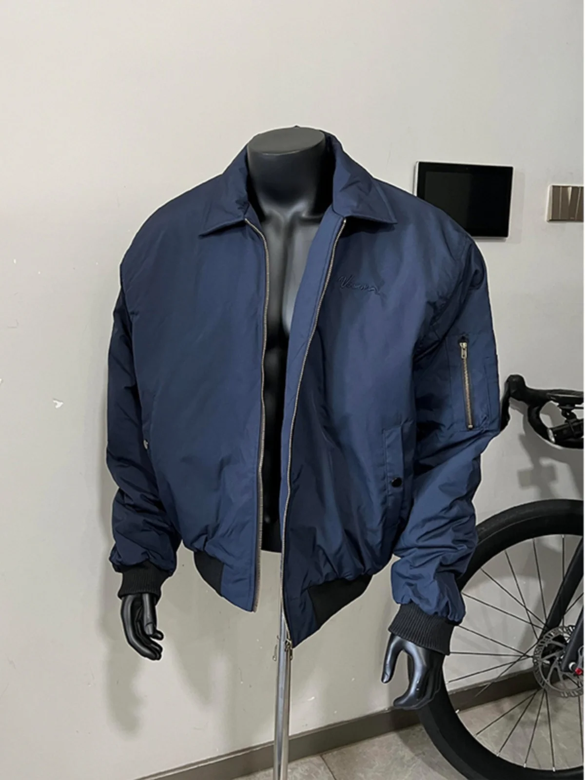 Thickened Cotton MA1 Flight Jacket Baseball Style Men's Winter Outerwear Warm Casual Loose Fit Zipper Closure Long Sleeve Coat