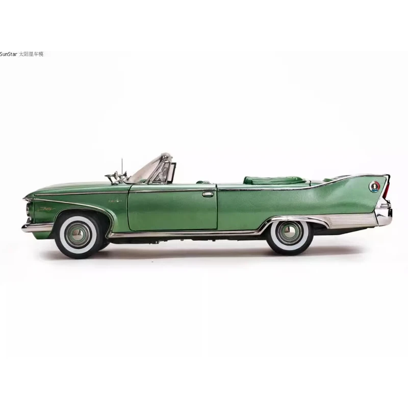 1:18 Scale Diecast Alloy Retro Car Model 1960 Plymouth Convertible Car Toy Vehicle Adult Fans Collection Decoration Gift Display