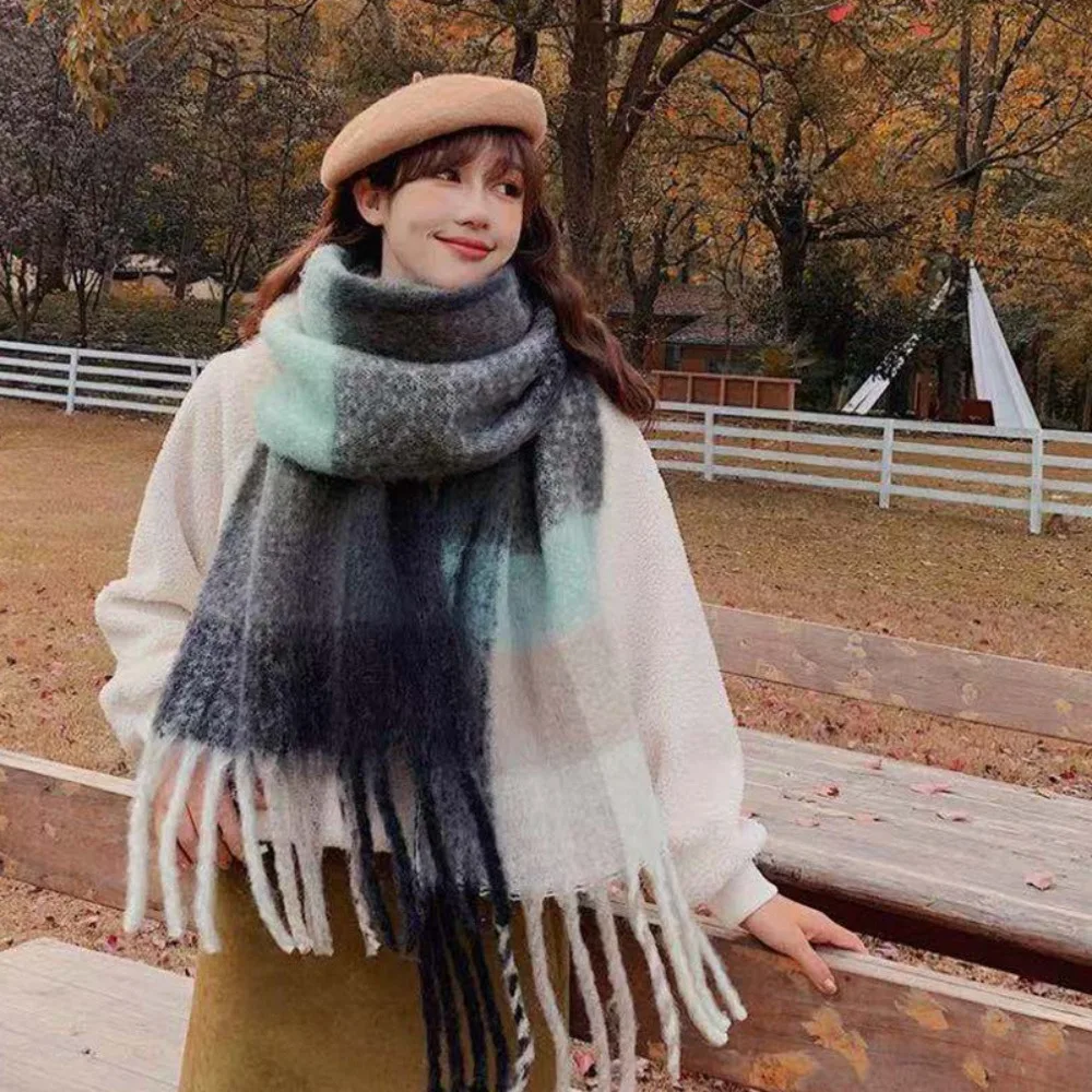 Female Korean Style Thickened Scarf Versatile Four Color Long Tassel Gradient Tie Dye Scarf Necks Warm Thicker Cashmere Scarf