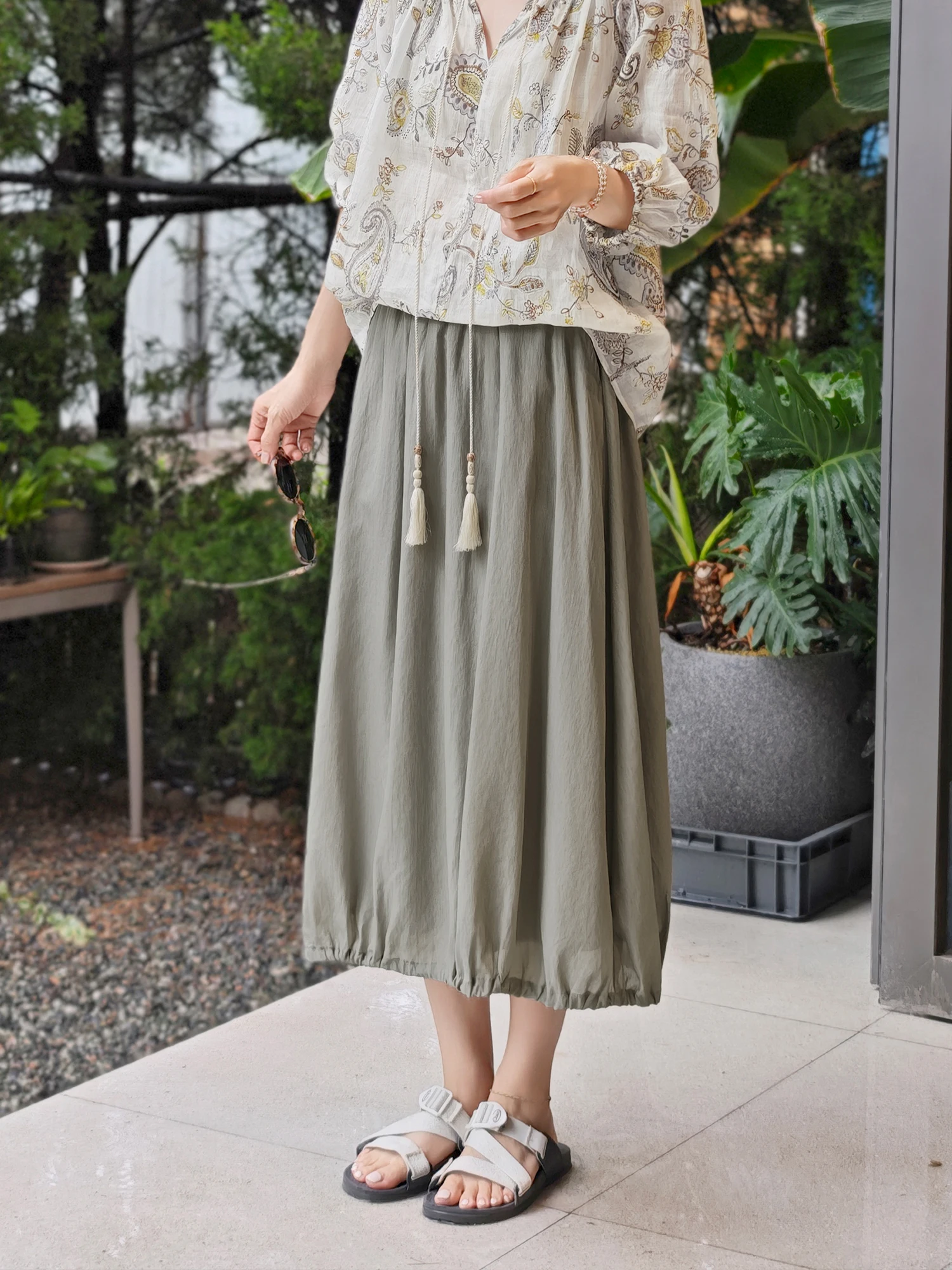 

Плиссированная юбка А-силуэта для женщин, свободного кроя, с эластичным поясом и небольшим воланом, из полиэстера, повседневная, для похудения