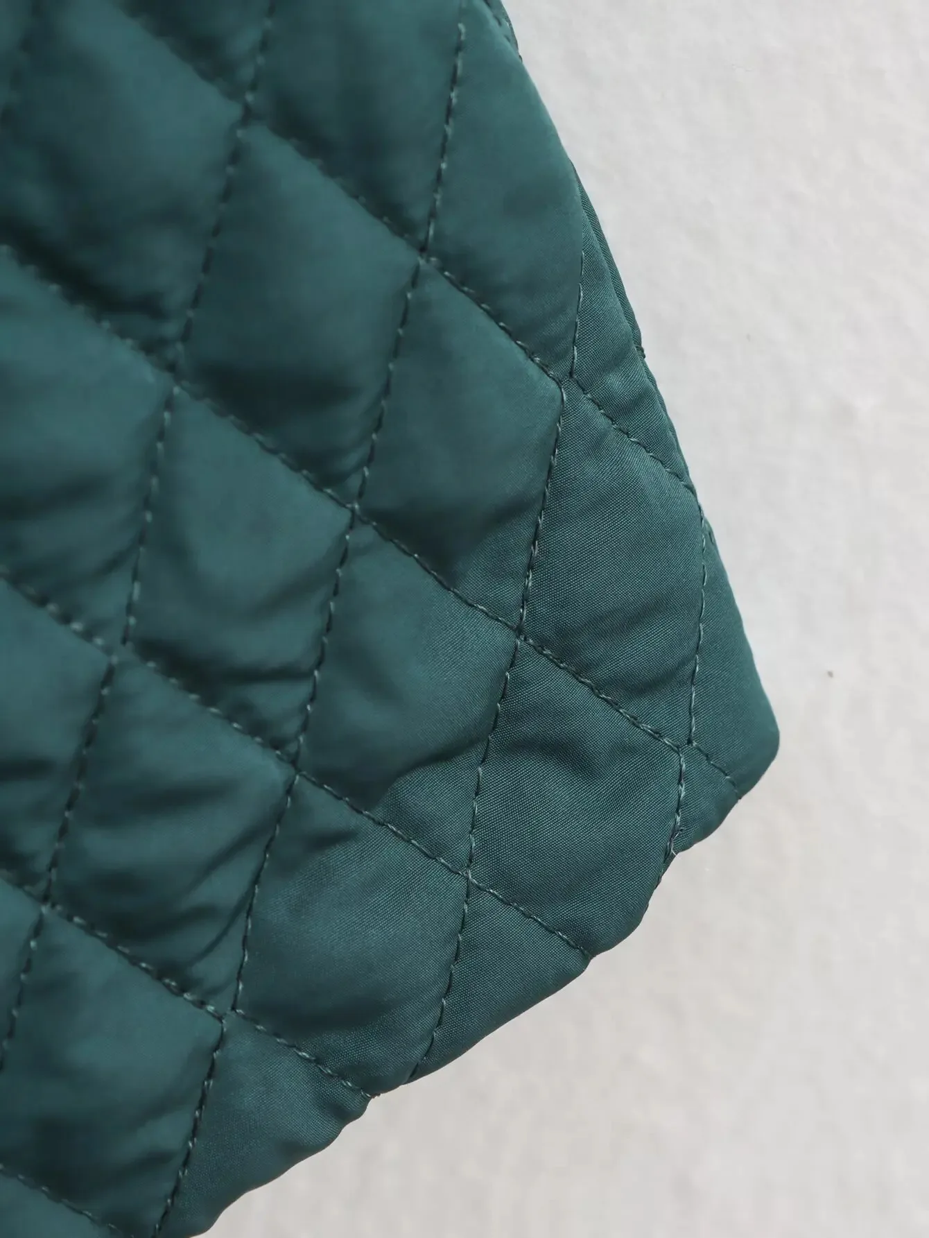 HH Autumn Winter New Women's Long Needle Small Diamond Plaid Jacket Female Round Neck Quilted Embroidered Waist Thermal Coat