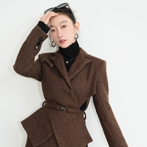 ملابس الحفلات والعطلات