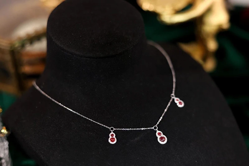 KUGG 100% 18K White Gold Necklace Luck Gourd Shape Luxury Diamond Jewelry Natural Ruby Necklace for Women High Party Jewelry