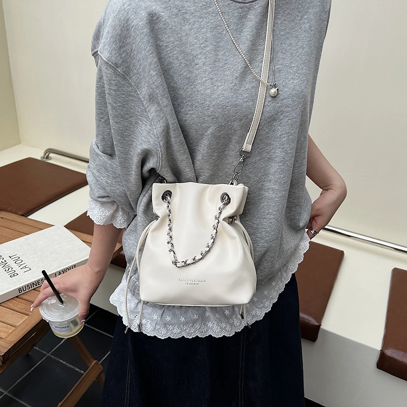 

2025 new Genuine leather drawstring cloud bag luxury design soft cowhide fashion women pleated chain one-shoulder crossbody bag